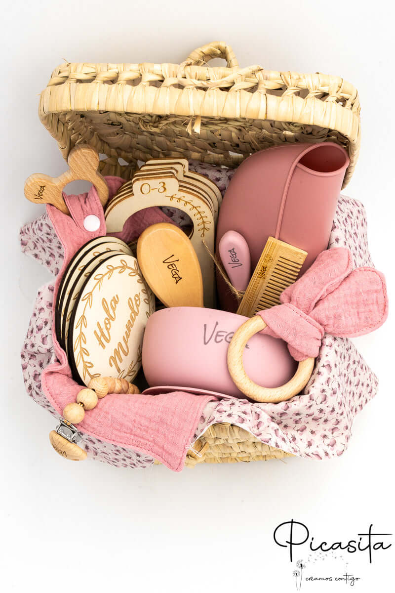 El arte de regalar con sentido: Por qué la canastilla de bebé personalizada es el obsequio definitivo