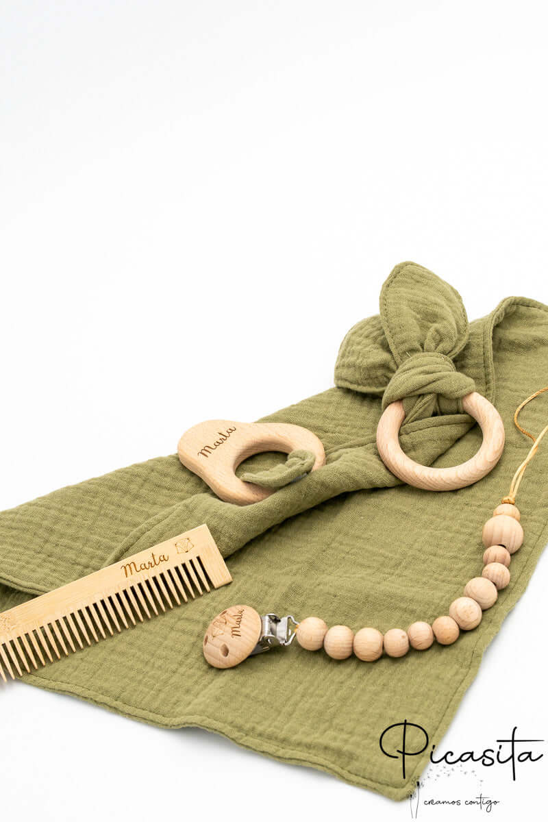El arte de regalar con sentido: Por qué este conjunto personalizado de Picasita es la elección definitiva para un recién nacido