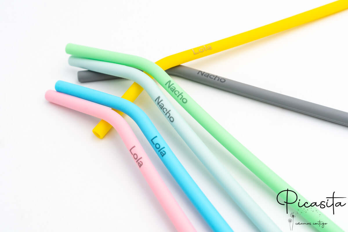 El Poder de lo Único: Por qué la Pajita de Silicona Personalizada es el Regalo Definitivo para la Infancia